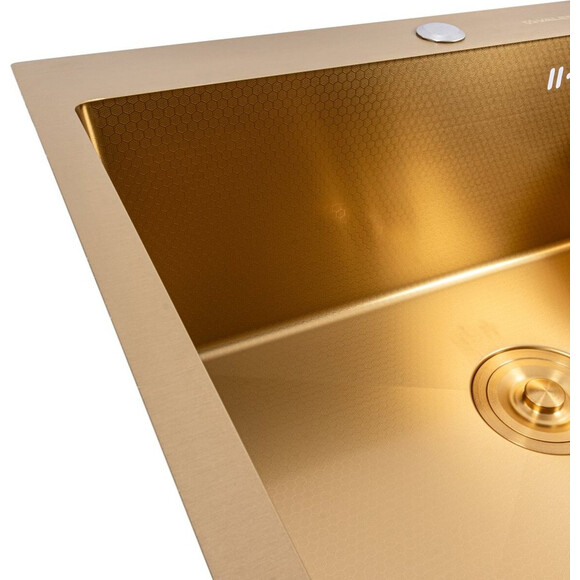 Кухонная мойка Valeso Handmade PVD Gold Decor SP000045974 (60x50 см, золото, 3.0/0.8 мм, c дозатором и сифоном), Доступные размеры: 60 x 50, Цвет производителя: золото, Тип поверхности: PVD декор, фото 4