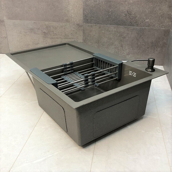 Мийка для кухні Dusel SS304 PVD Nano Grey DS50678-2RNG (78x49 см, права, сіра матова, 3.0/0.8 мм, з сифоном, дозатором та коландером), Доступні розміри: 78 x 49 R, Колір виробника: сірий матовий, Тип поверхні: PVD brash, фото , изображение 7