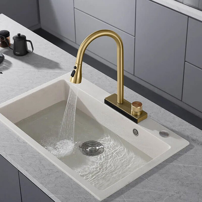 Змішувач для кухні Rea Conor Brushed Gold REA-B6312 (брашоване золото, з висувною лійкою та водоспадом), фото , изображение 6