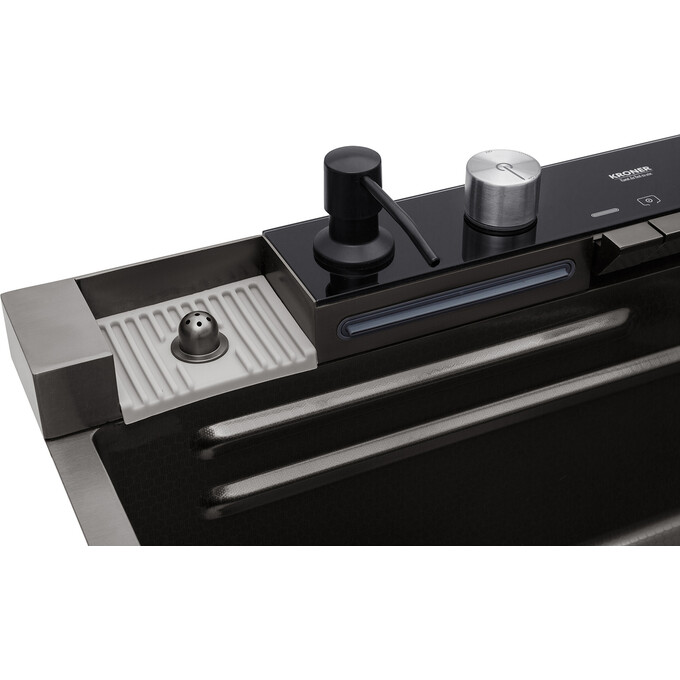 Кухонная мойка со смесителем Kroner KRP Schwarze SET7546ARTHM PVD (SchwarzeSET7546ARTHM, 75x46 см, 3.0/0.8 мм, с доской, коландером, дозатором, омывателем стаканов и сифоном), фото 7