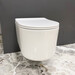 Безободковый подвесной унитаз VBI Tino White VBI-020600 (с сиденьем), фото 